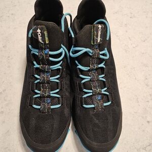 Size 12 Colombia Hiking Shoe
